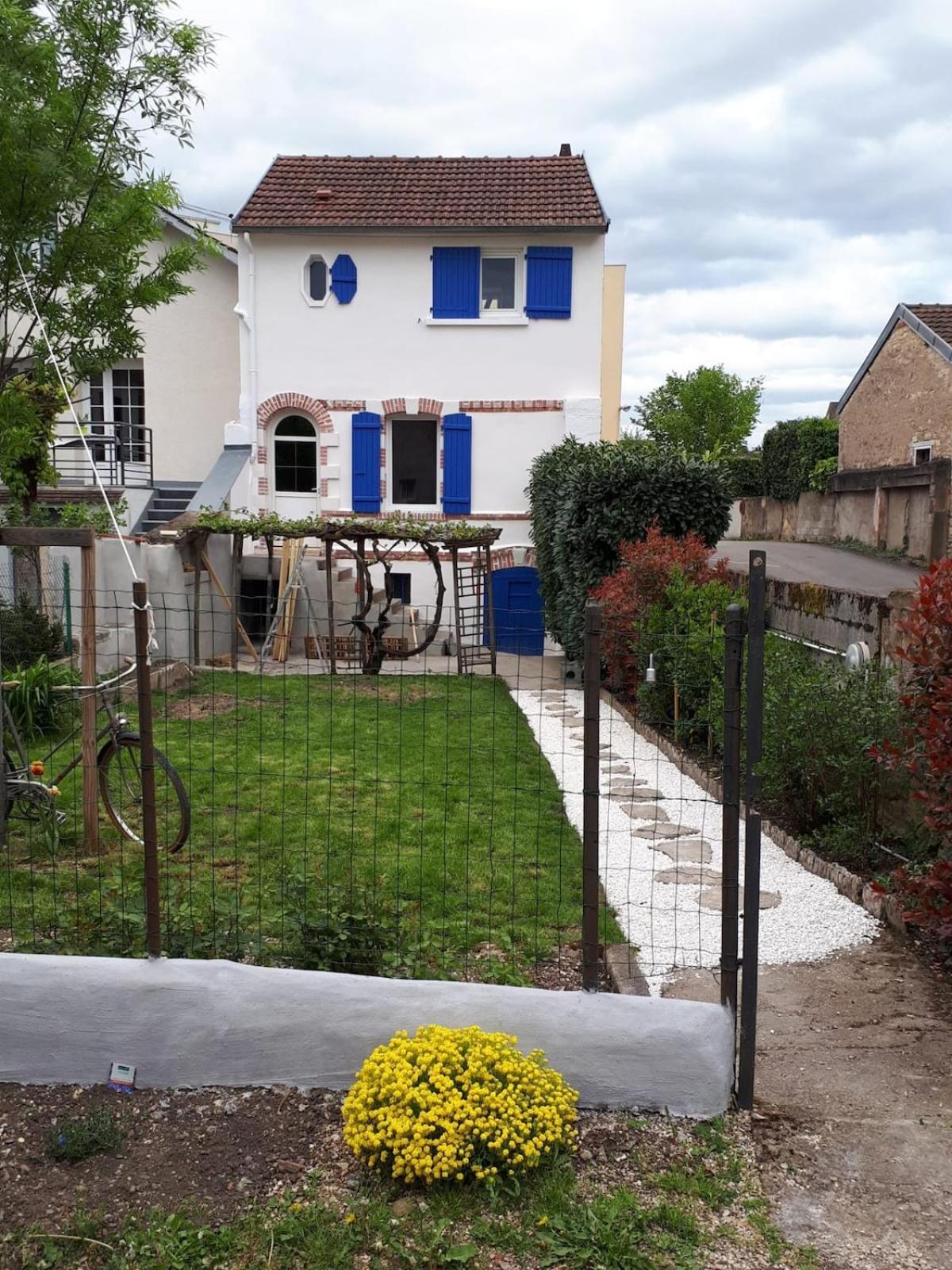 La Maison Bleue *